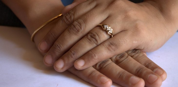 Jak wybrać pierścionek zaręczynowy
